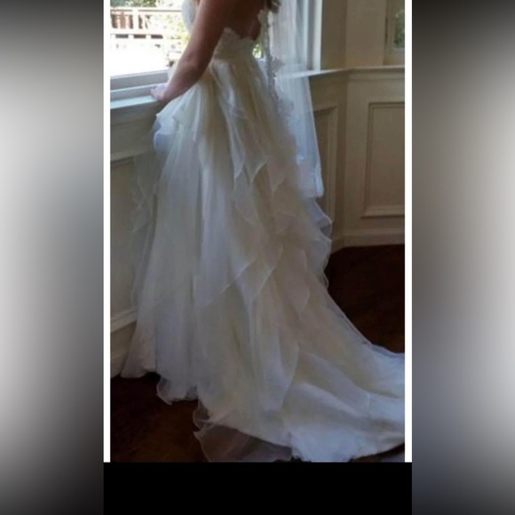 Hayley Paige KIRA Couture Wedding Gown size 10 - Picture 6 of 11